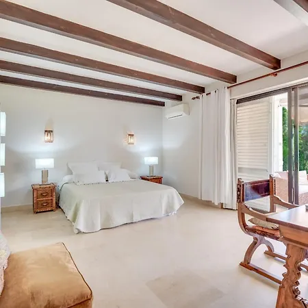 All About La Sirena Marbella