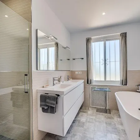 All About La Sirena Villa